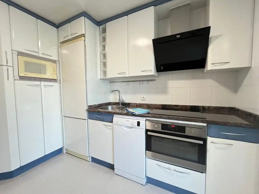 Cocina de Piso en venta en Barañáin / Barañain con Calefacción, Trastero y Amueblado