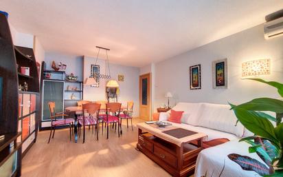 Living room of Flat for sale in  Madrid Capital  with Air Conditioner and Heating