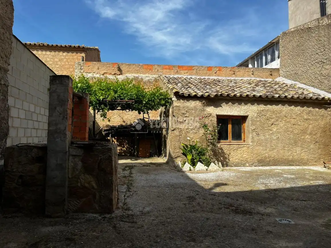 Vista exterior de Casa adosada en venda en Bárboles amb Traster i Balcó