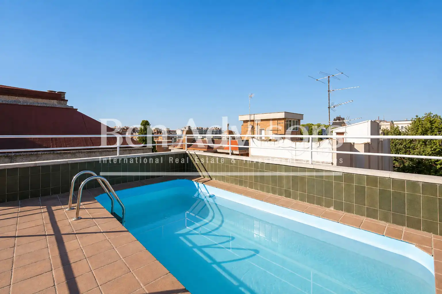 Piscina de Àtic en venda en Barcelona amb Aire condicionat, Calefacció i Parquet