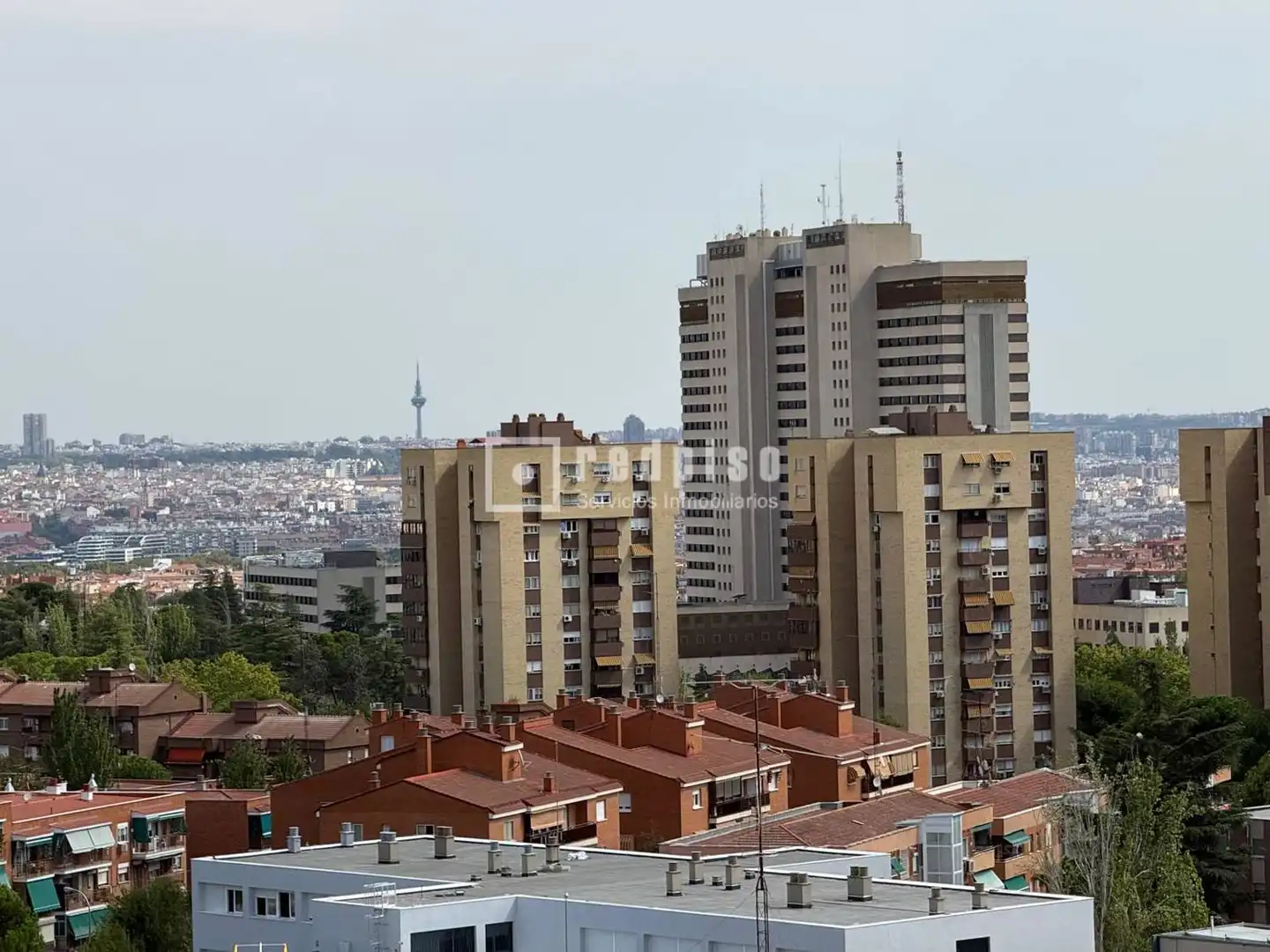 Pis amb jardí en venda a de Camarena, imagen 26