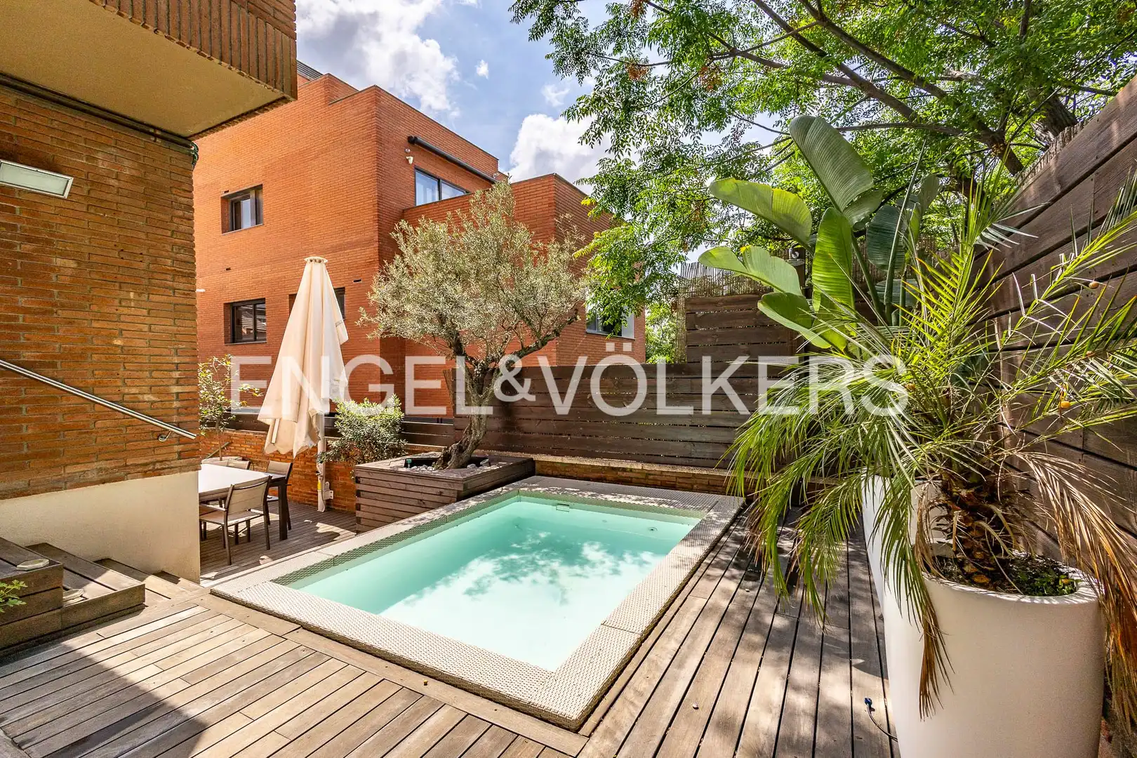 Terrassa de Apartament en venda en Esplugues de Llobregat amb Aire condicionat, Calefacció i Jardí privat