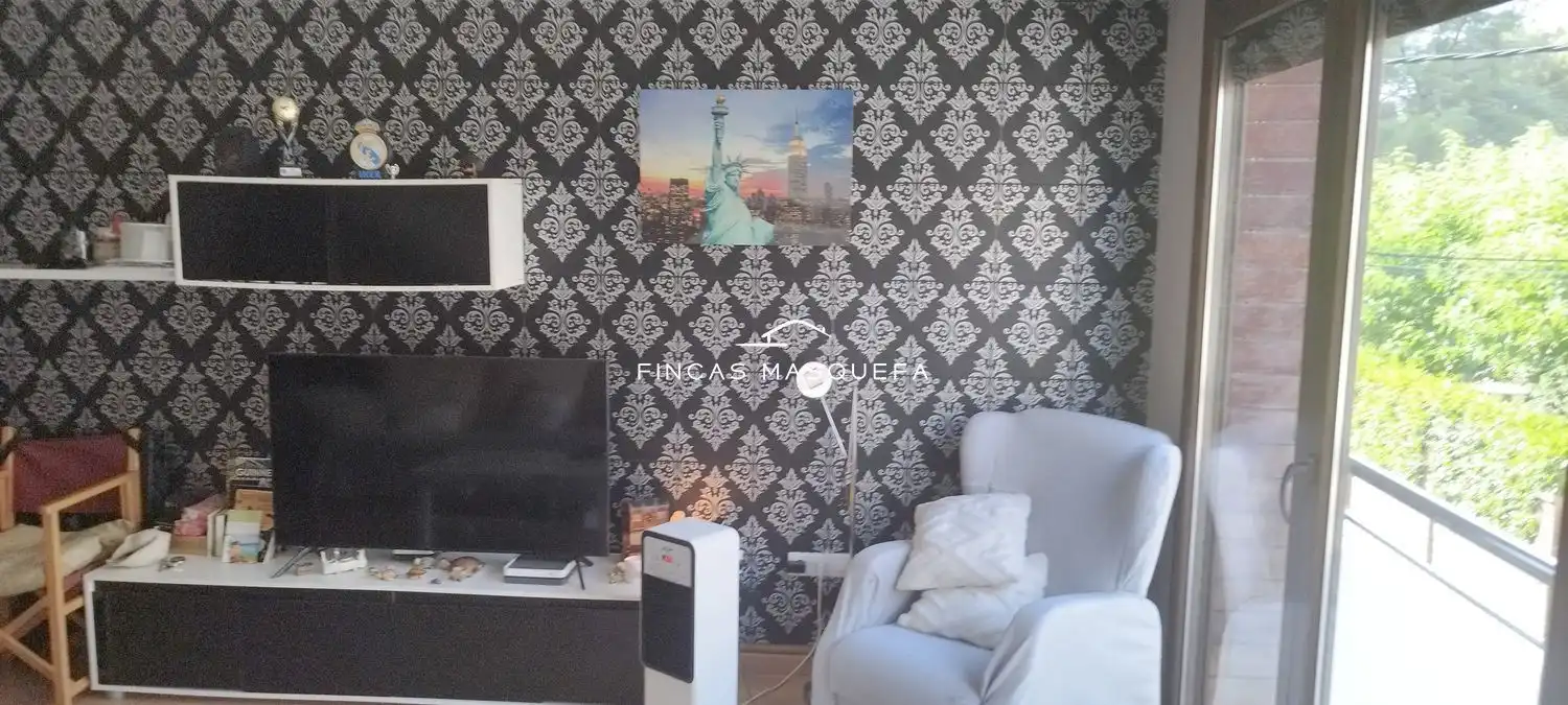 Sala d'estar de Dúplex en venda en Sant Llorenç d'Hortons amb Aire condicionat, Terrassa i Traster