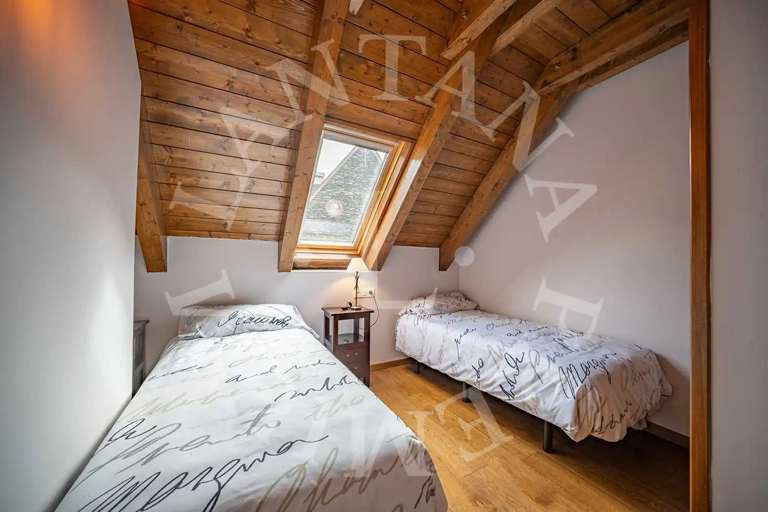 Habitación de Casa adosada en venta en Vielha e Mijaran con Calefacción, Jardín privado y Parquet