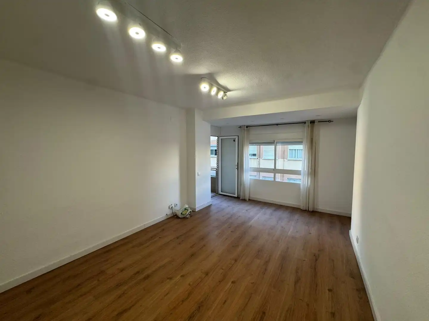 Wohnung zum Verkauf in Llíria mit Klimaanlage, Heizung und Parkett