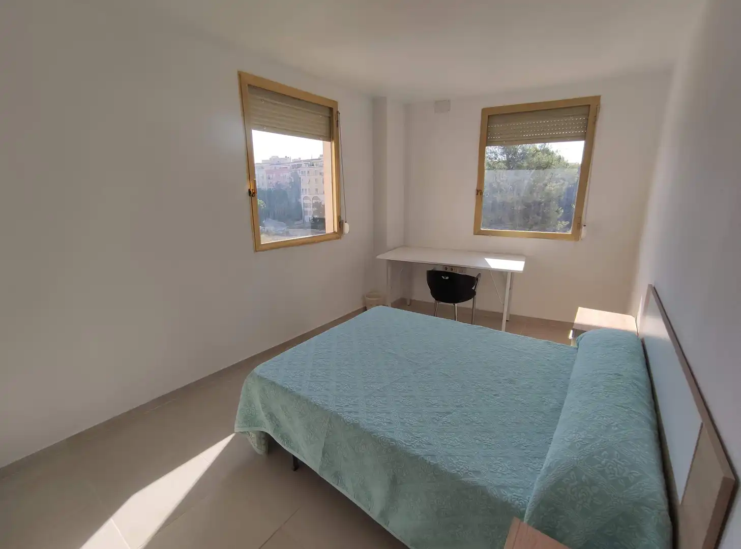 Room in Plaza Crevillente - Antiguos Juzgados - El Asilo