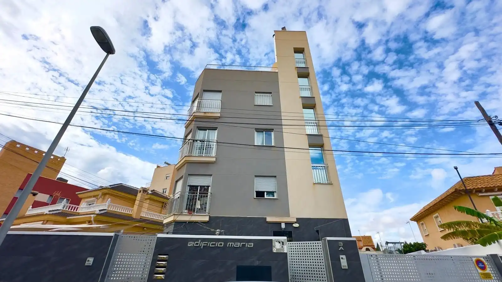 Außenansicht von Gebäude zum Verkauf in Torrevieja