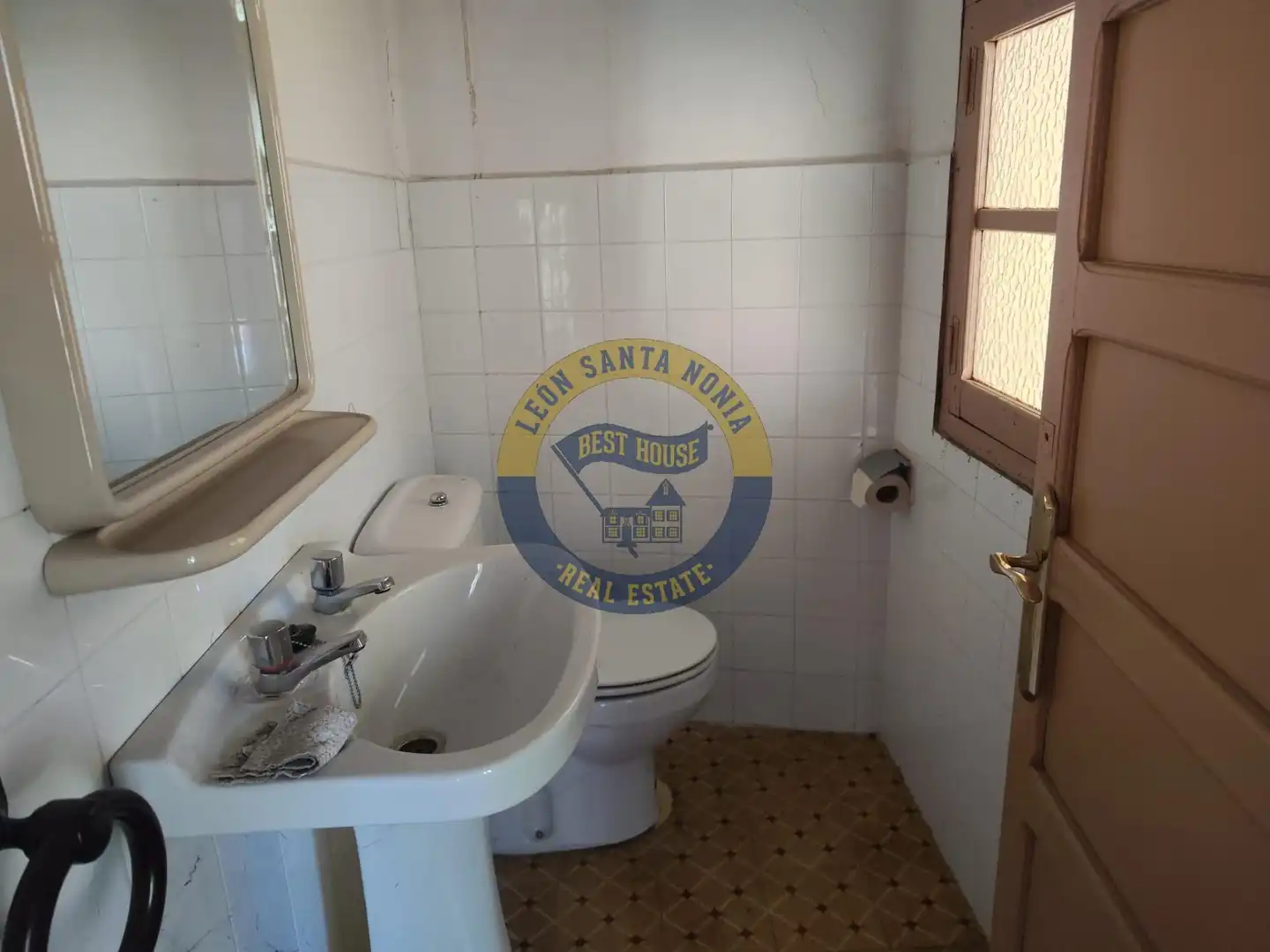 Bany de Casa o xalet en venda en Rioseco de Tapia amb Traster i Balcó