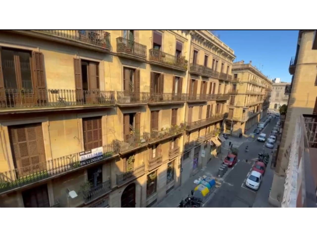 Vista exterior de Estudi en venda en  Barcelona Capital amb Aire condicionat i Parquet
