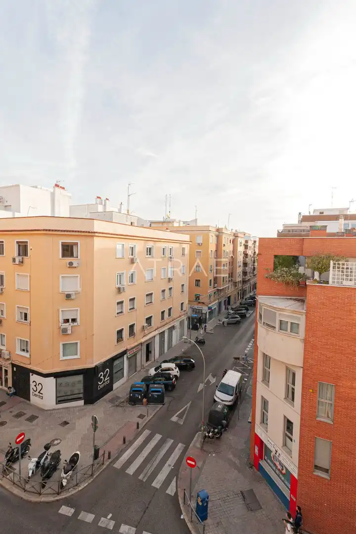 Exterior view of Duplexes for rent in Chamartín