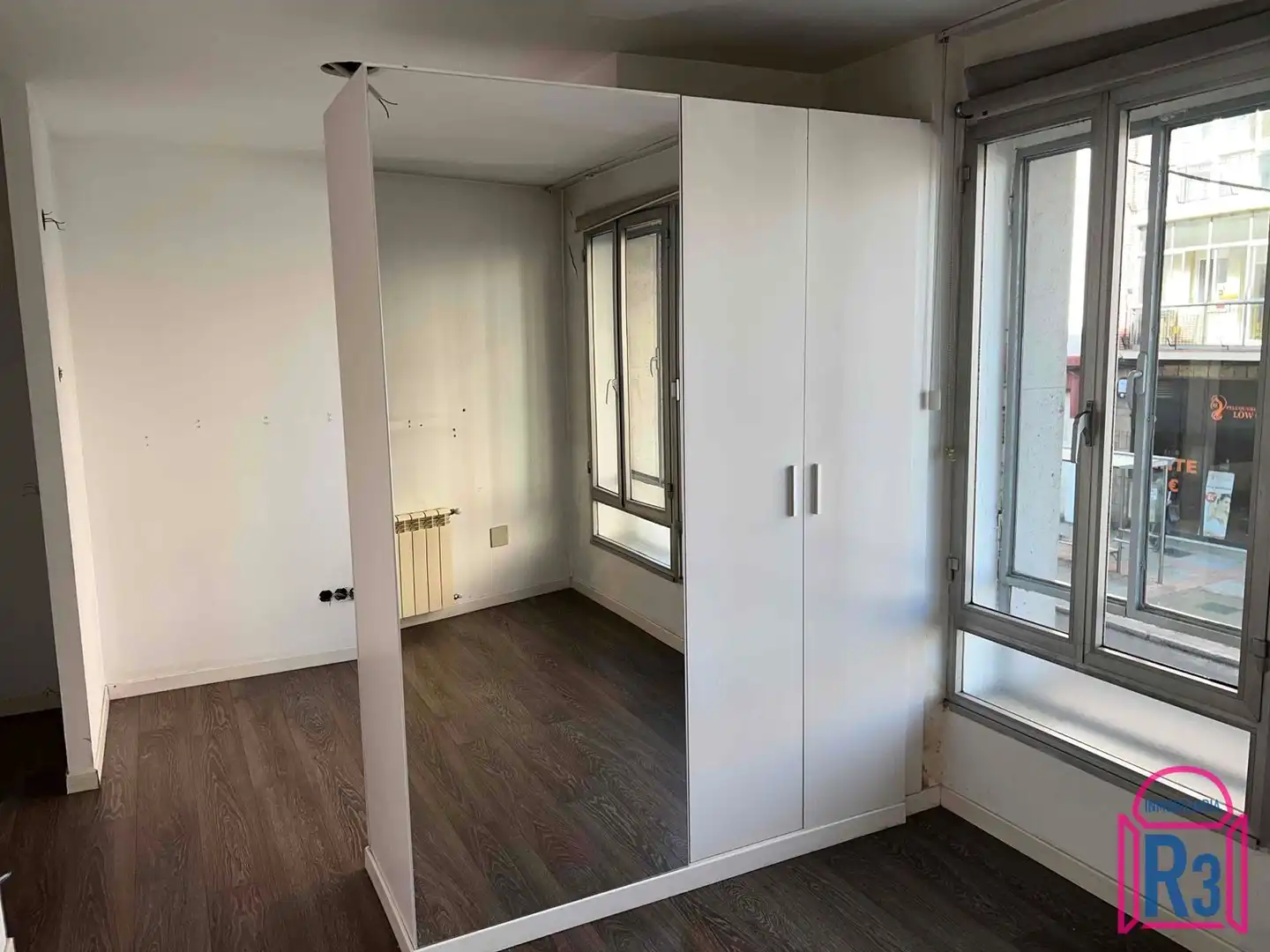 Schlafzimmer von Büro zum Verkauf in León Capital  mit Heizung