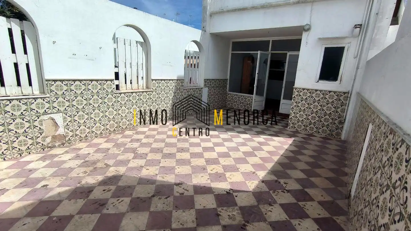 Vista exterior de Pis en venda en Ciutadella de Menorca amb Terrassa