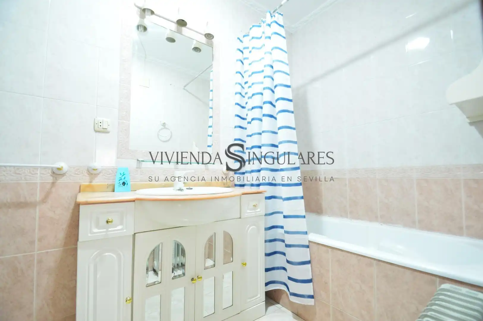 Baño de Piso en venta en Sevilla con Aire acondicionado, Parquet y Terraza
