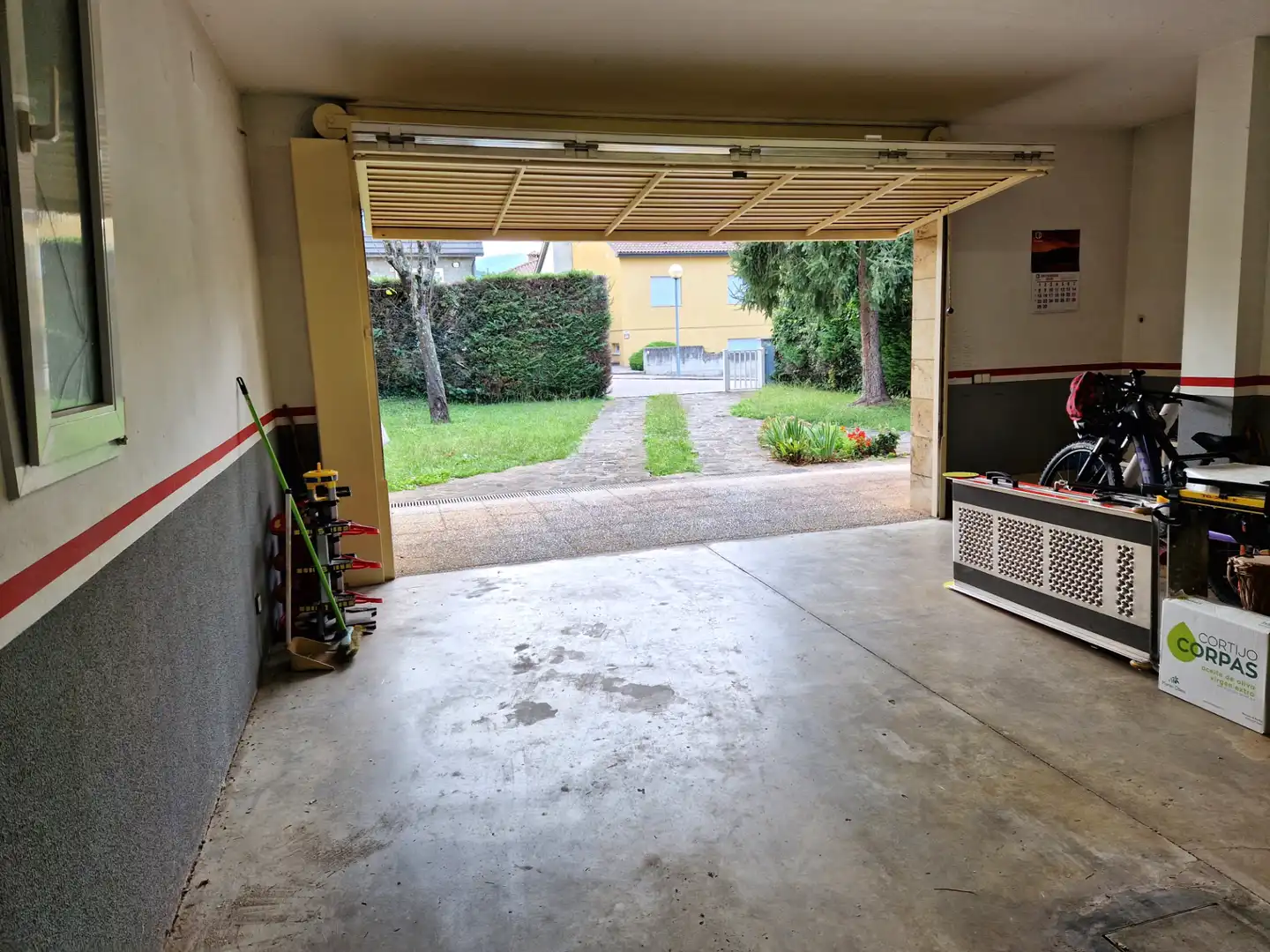 Parking de Casa o chalet en venta en Olot con Calefacción, Jardín privado y Terraza