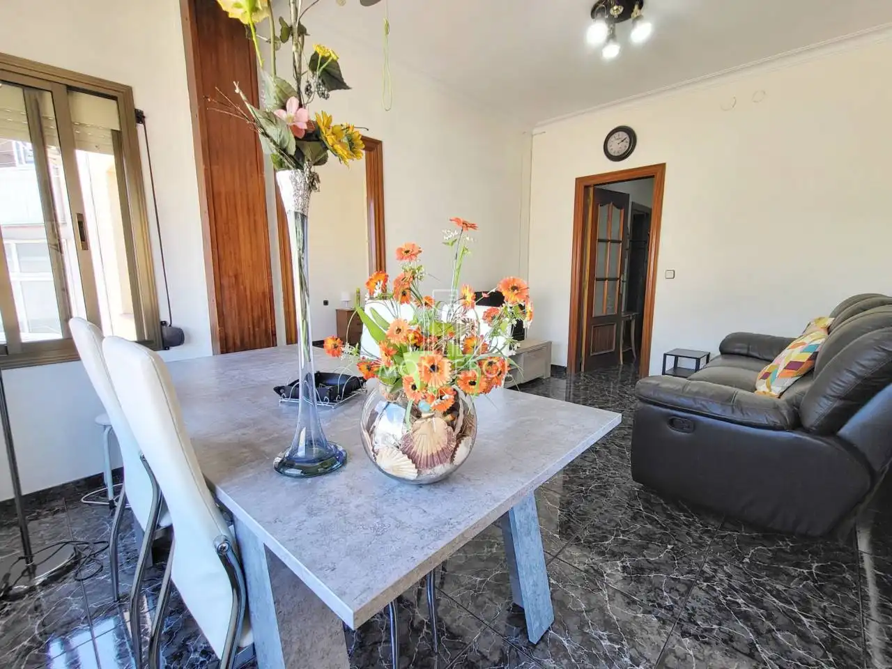 Comedor de Piso en venta en Barcelona con Balcón