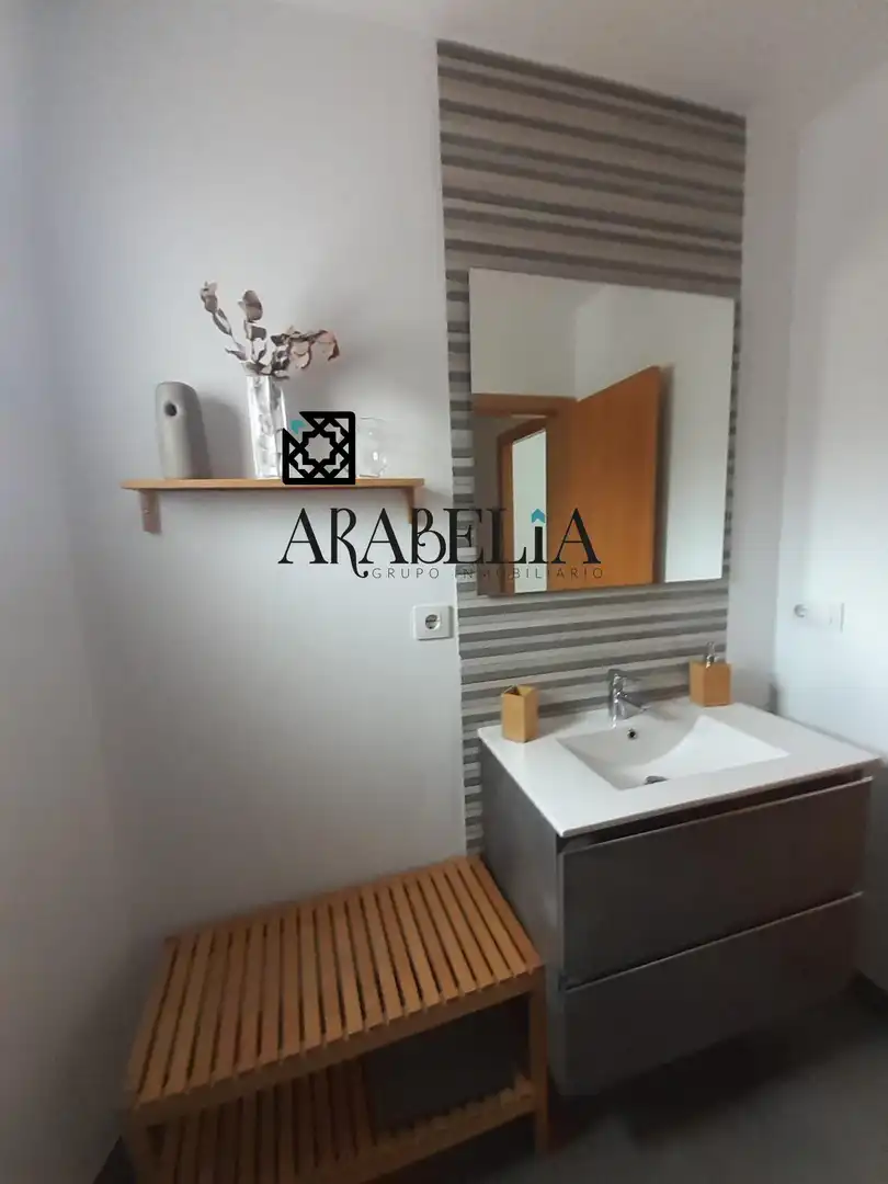 Bathroom of Flat for sale in Córdoba  with Air Conditioner and Terrace