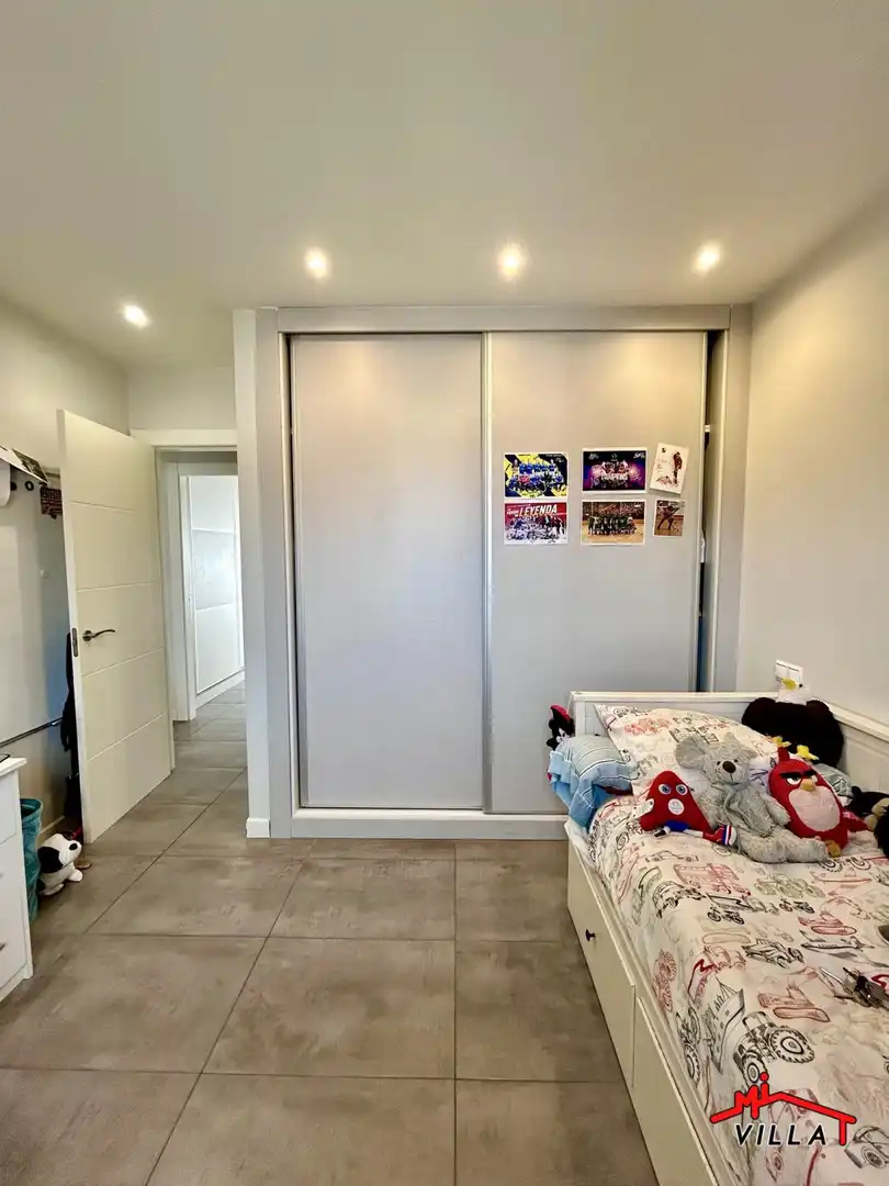 Habitación de Piso en venta en Laredo con Calefacción y Terraza