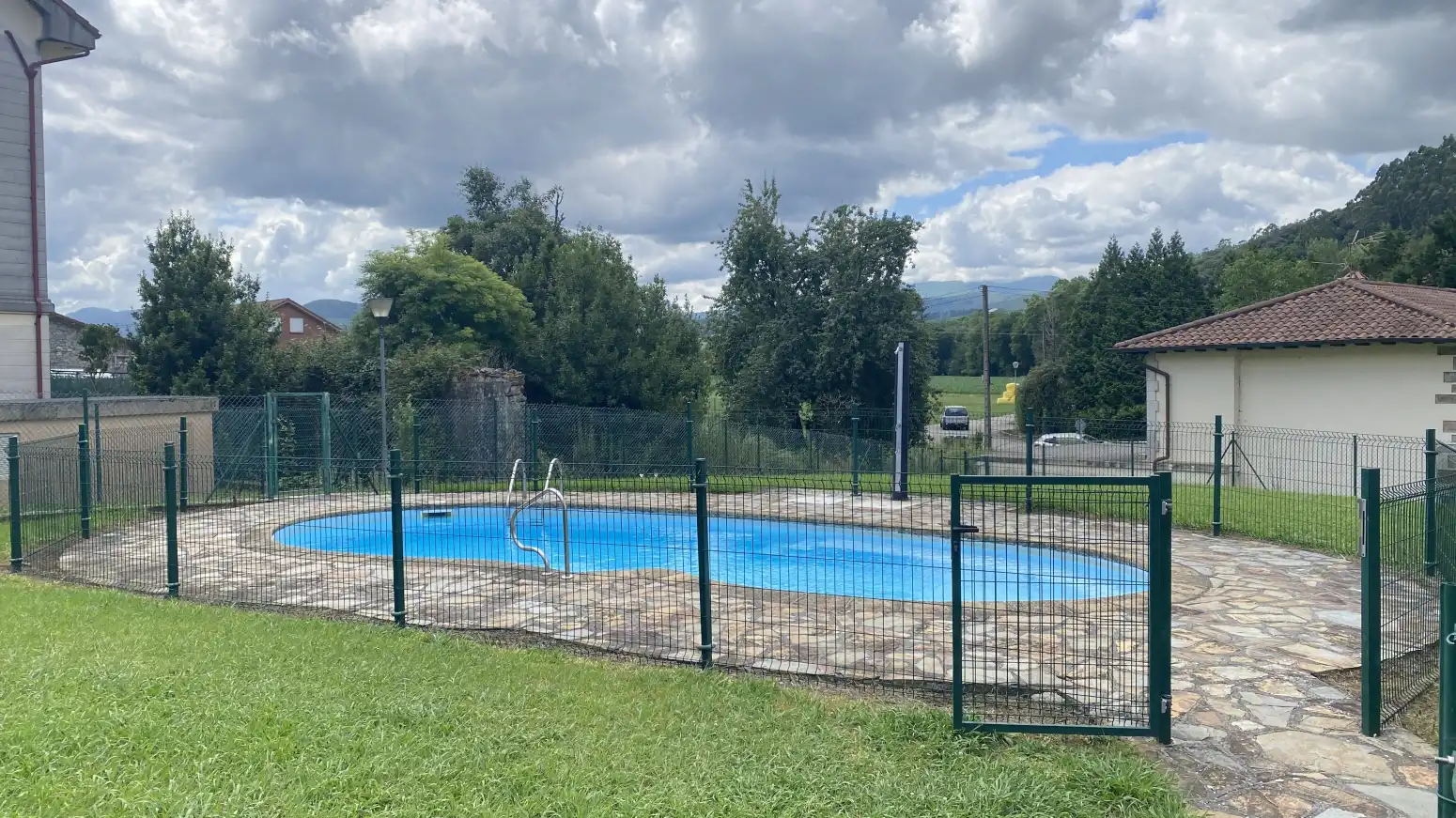 Piscina de Pis en venda en Entrambasaguas amb Calefacció, Jardí privat i Piscina