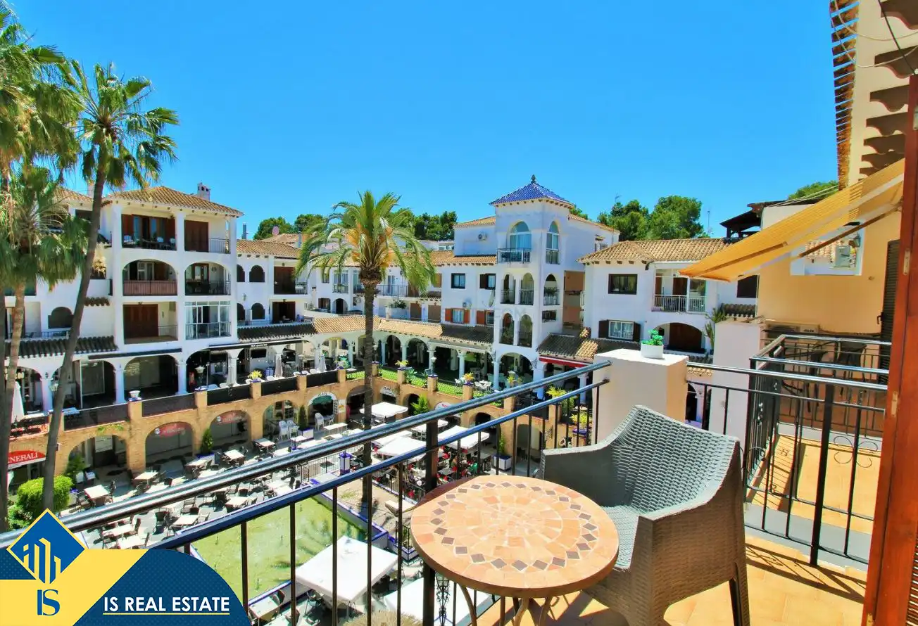 Apartamento con piscina en venta en Orihuela Costa
