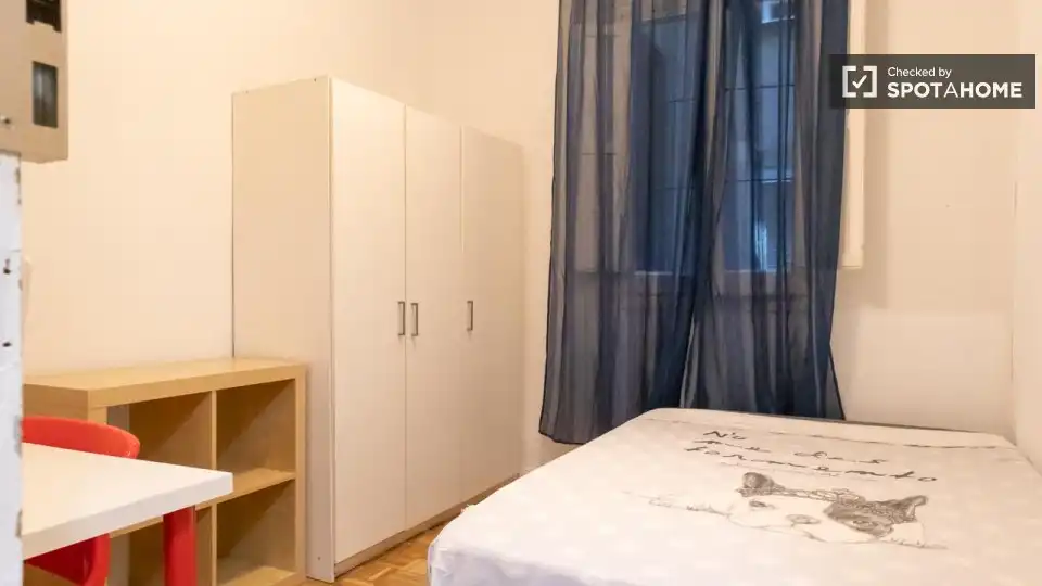 Bedroom of Flat for rent in Madrid  with Air Conditioner, Heating and Furnished