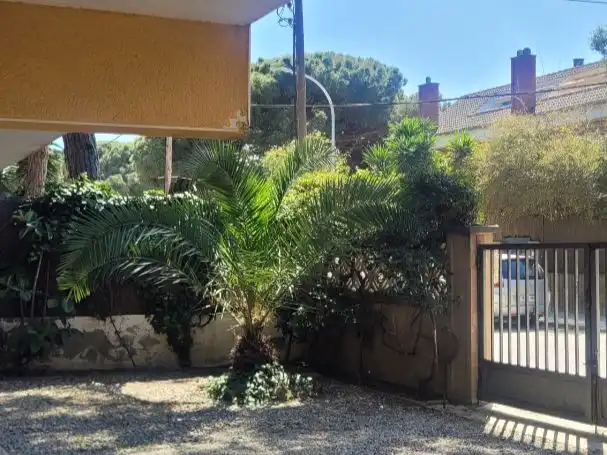 Garage for rent in Castelldefels, Barcelona