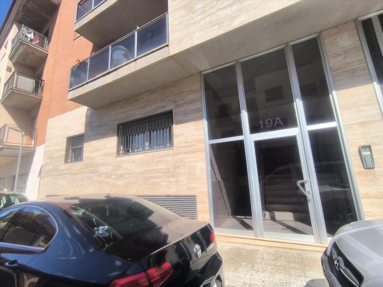 Außenansicht von Wohnung zum Verkauf in Móra d'Ebre mit Terrasse und Balkon