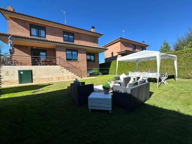 Casa-chalet en Venta en LA UNION en San Andrés del Rabanedo pueblo