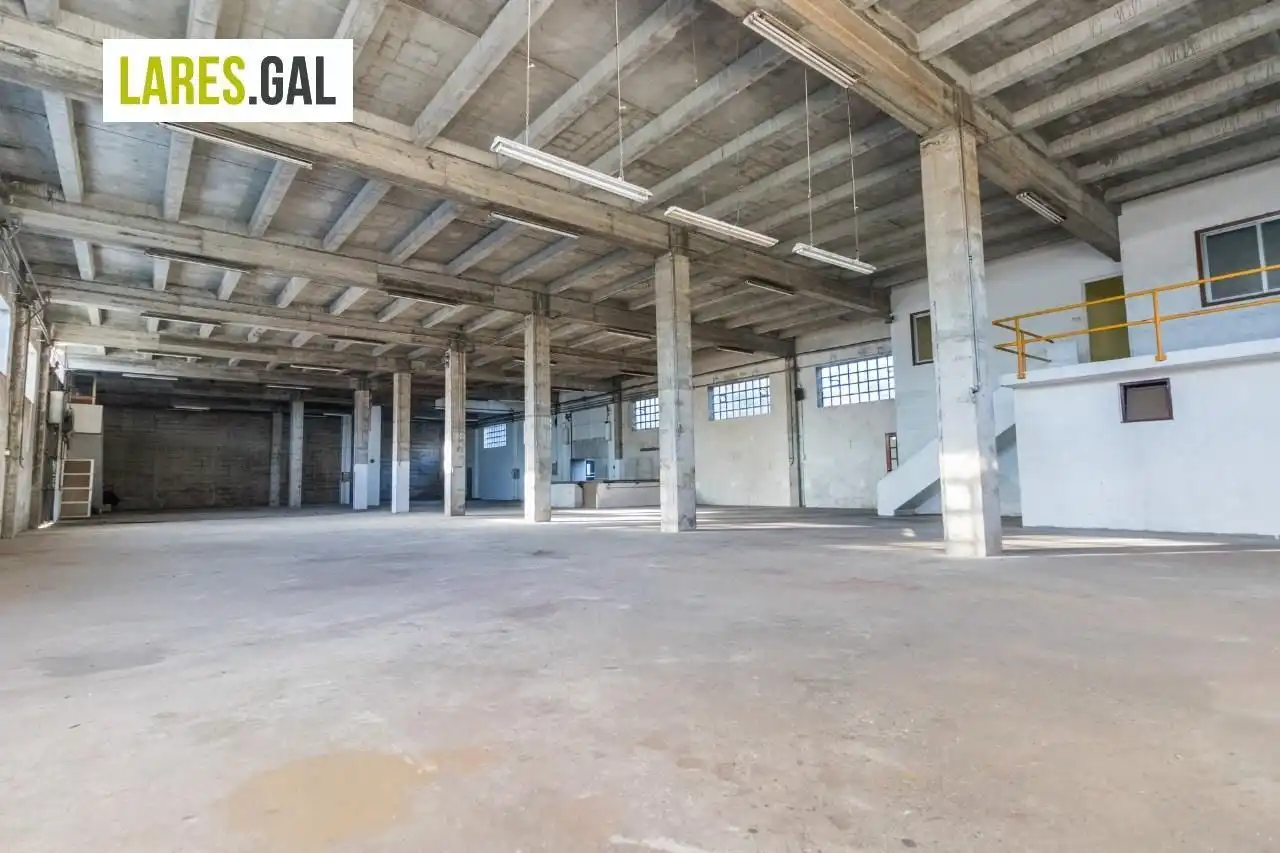 Fabrikhallen zur Miete in Moaña