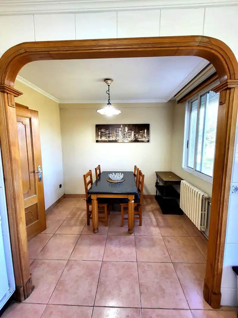 Comedor de Piso en venta en Vigo  con Calefacción, Amueblado y Horno