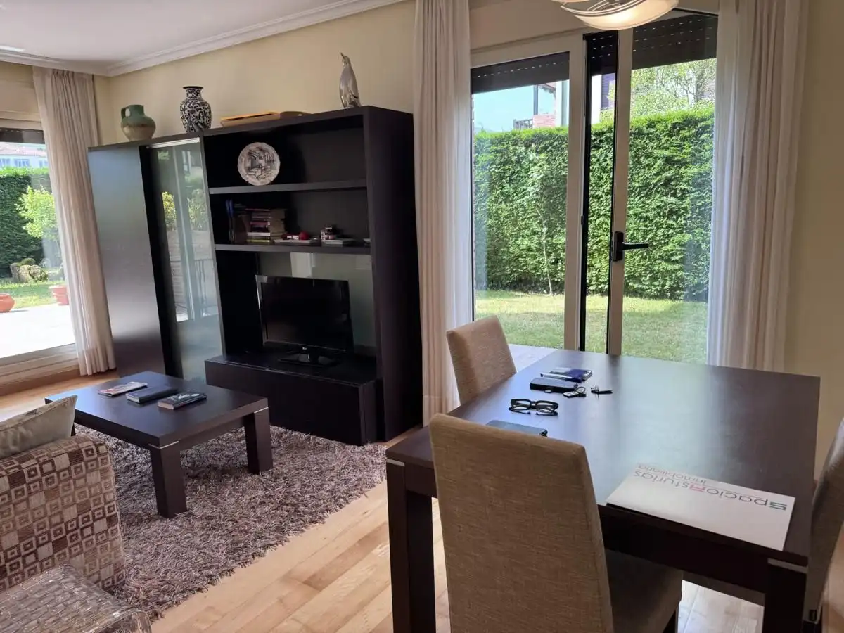 Wohnzimmer von Wohnung zum Verkauf in Llanes mit Heizung, Privatgarten und Terrasse