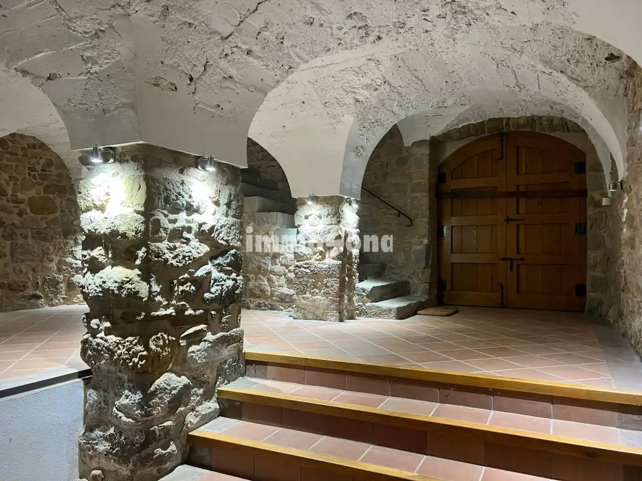 Finca rústica en venda en La Vall d'en Bas amb Calefacció, Jardí privat i Alarma