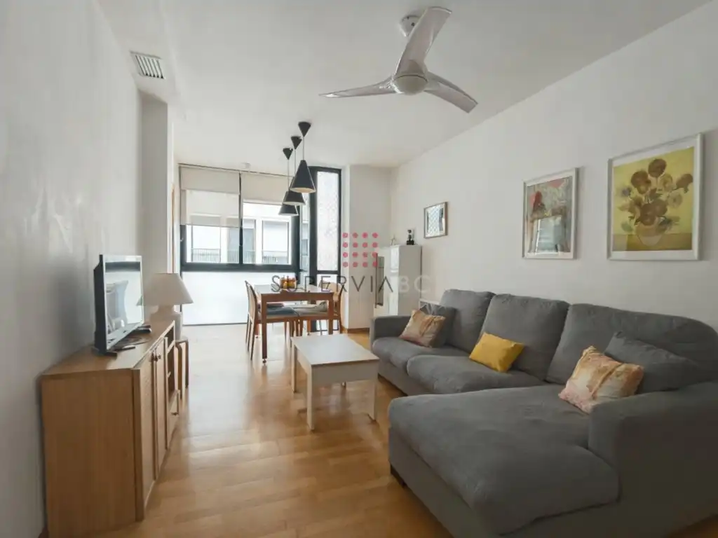 Wohnzimmer von Dachboden zum Verkauf in Barcelona mit Balkon