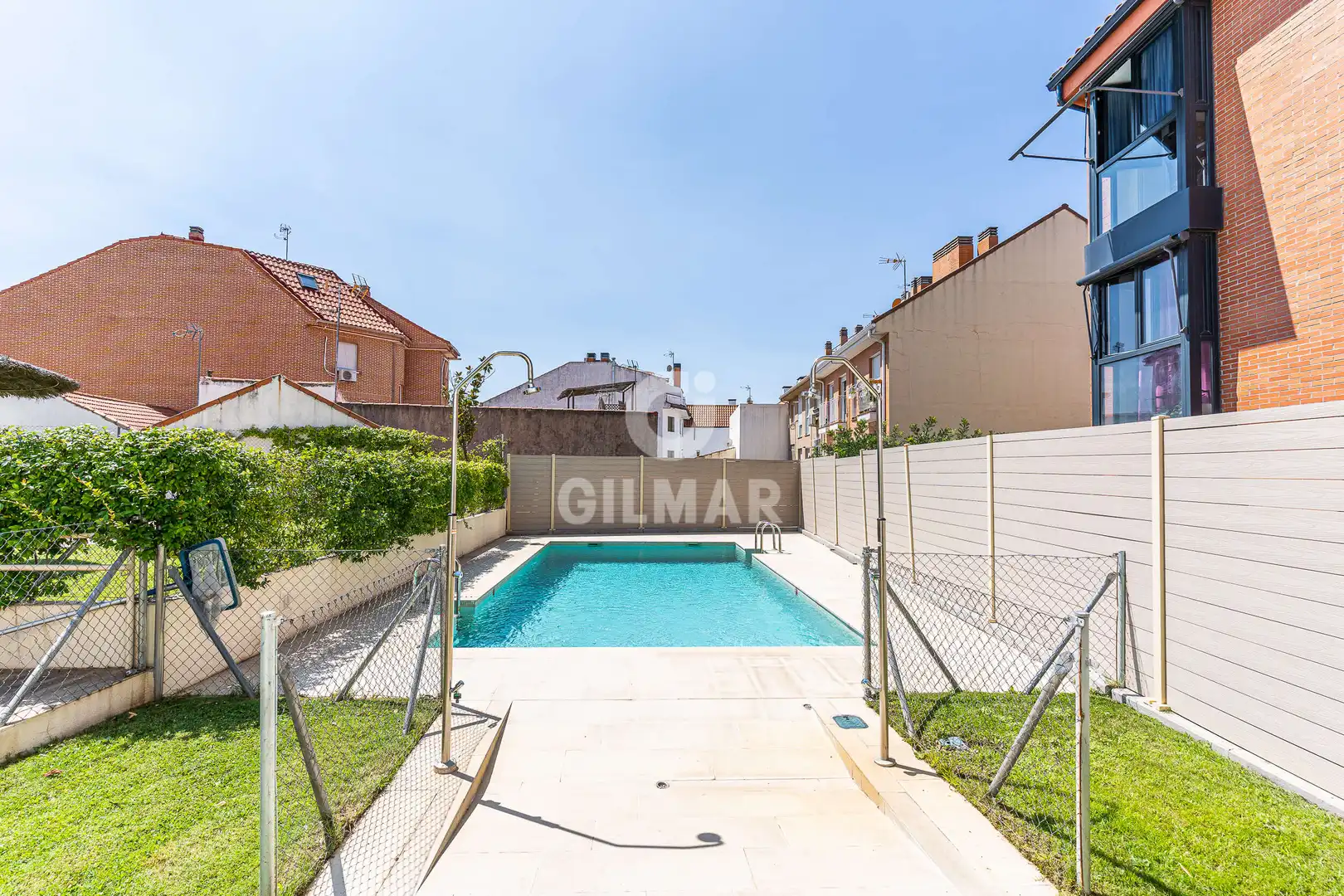 Piscina de Pis en venda en Madrid amb Calefacció, Jardí privat i Traster