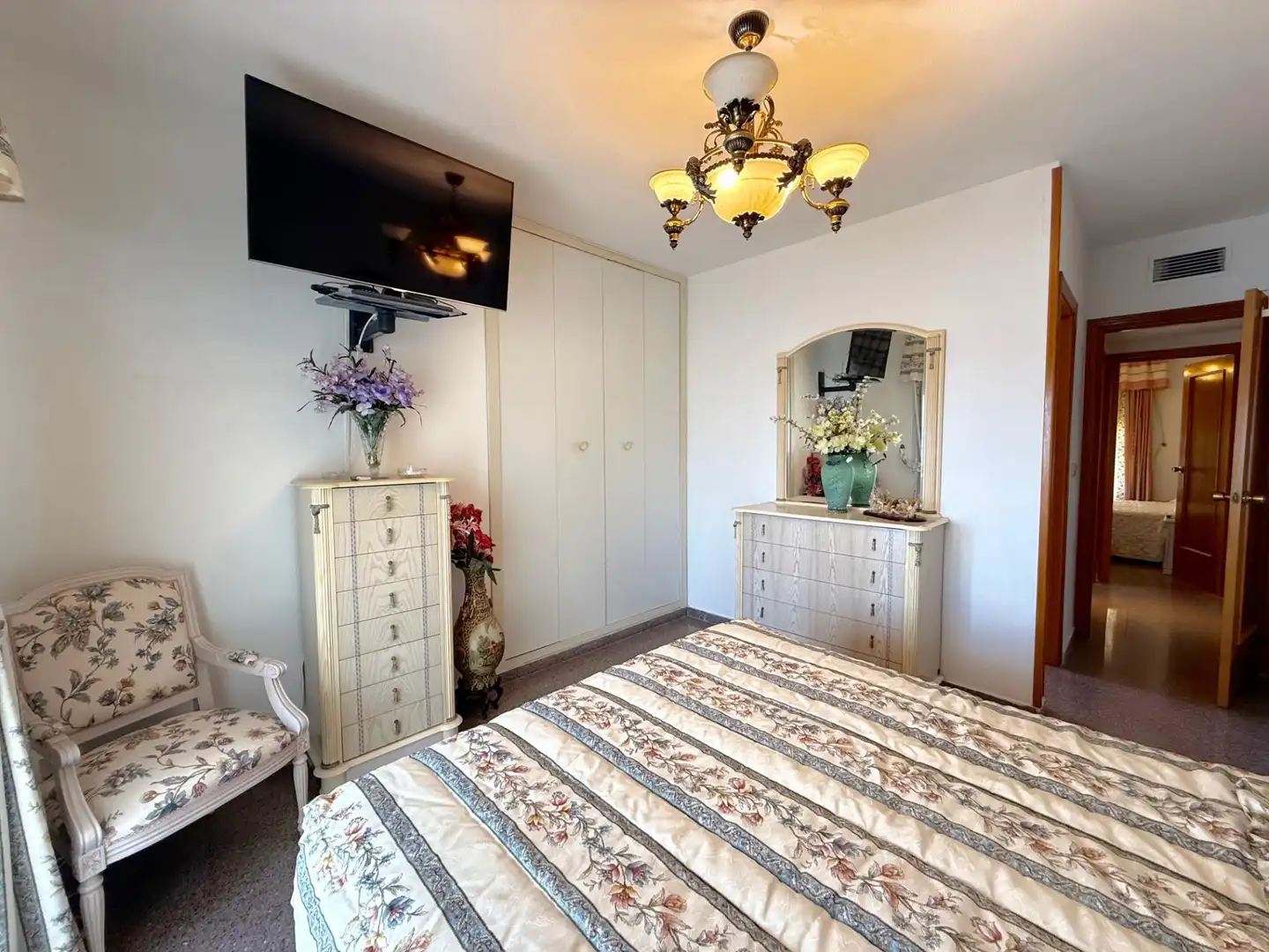 Habitación de Apartamento en venta en Benidorm con Aire acondicionado, Jardín privado y Amueblado