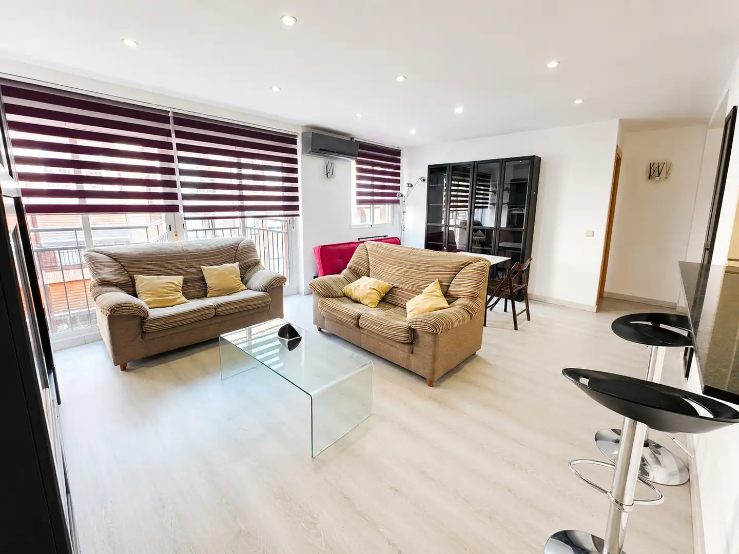 Living room of Flat for sale in Madrid  with Air Conditioner, Heating and Parquet flooring