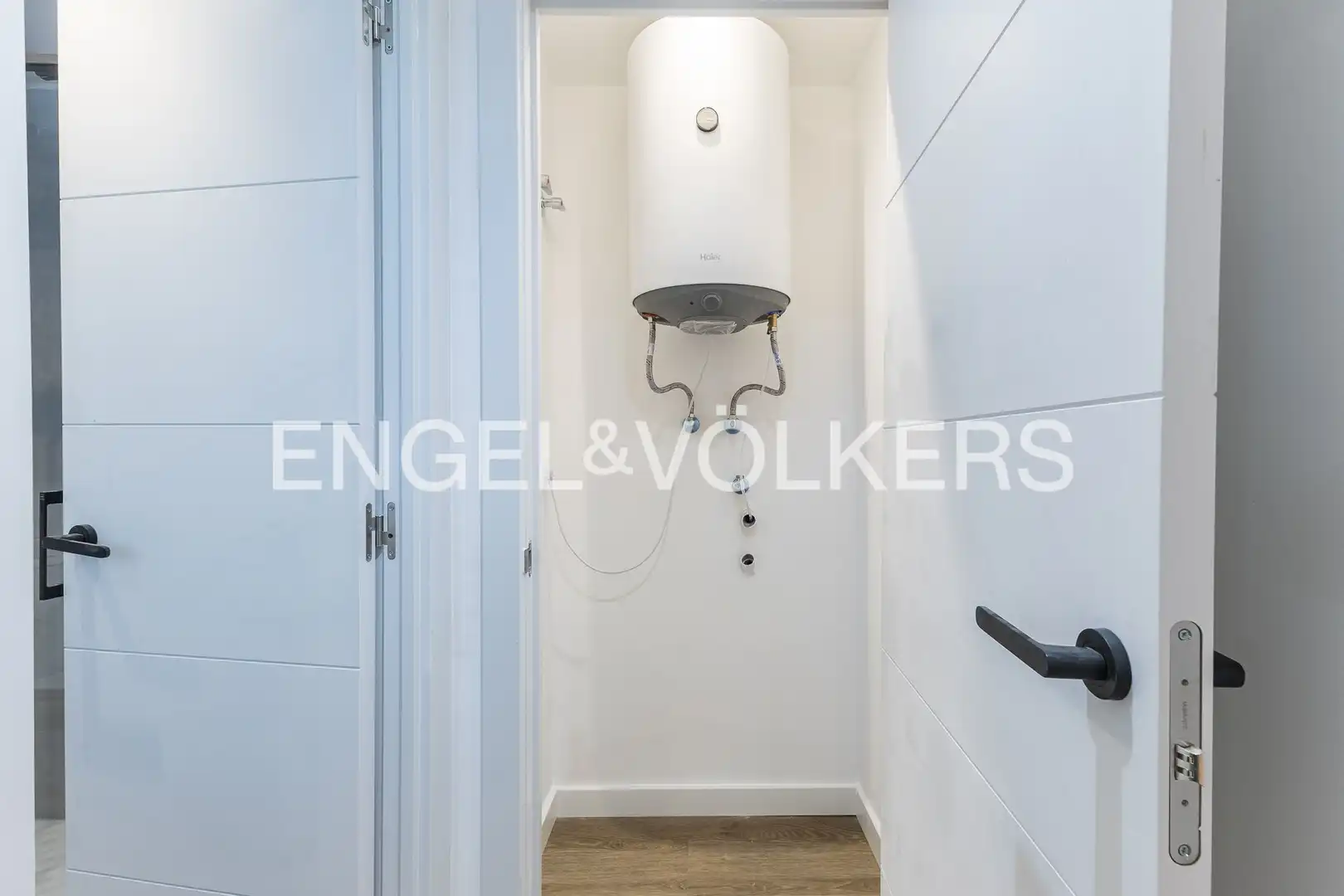 Flat for sale in L'Hospitalet de Llobregat  with Heating and Balcony
