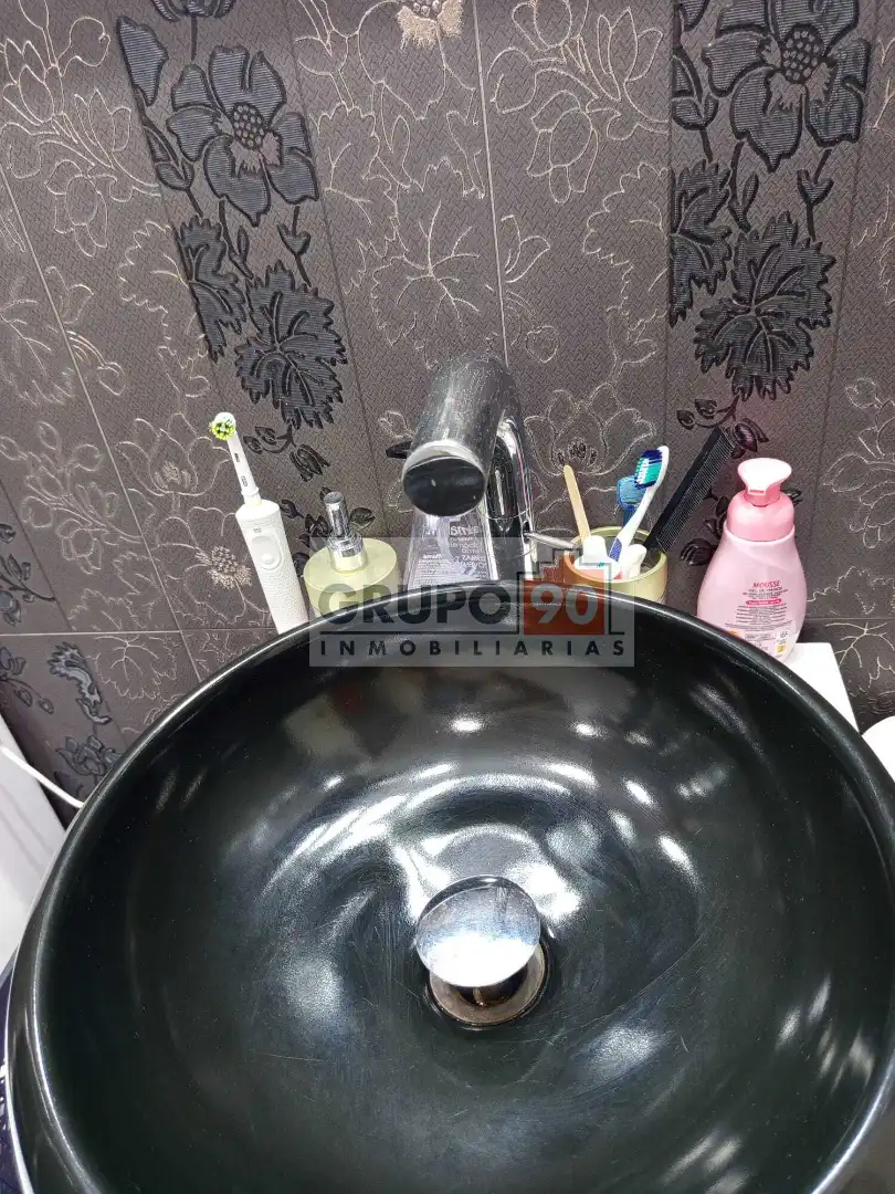 Baño de Piso en venta en Valencia con Aire acondicionado y Balcón