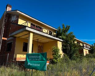 Exterior view of Building for sale in Navalperal de Pinares