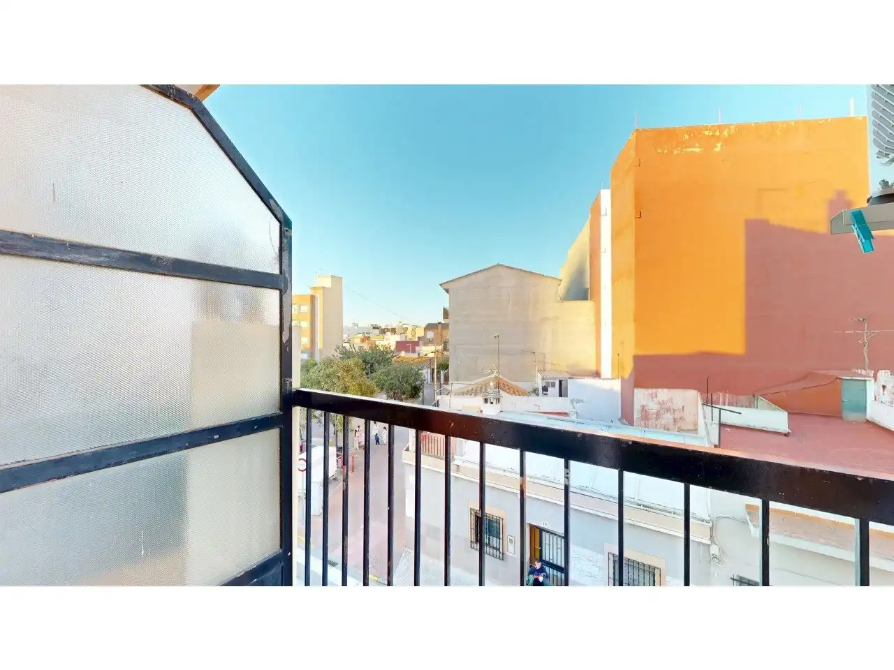 Exterior view of Flat for sale in Torrent  with Air Conditioner, Private garden and Balcony