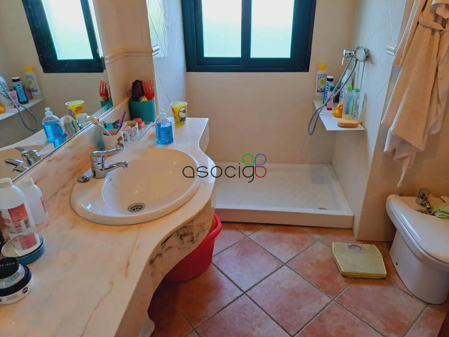 Baño de Casa o chalet en venta en Solanillos del Extremo con Calefacción, Trastero y Piscina