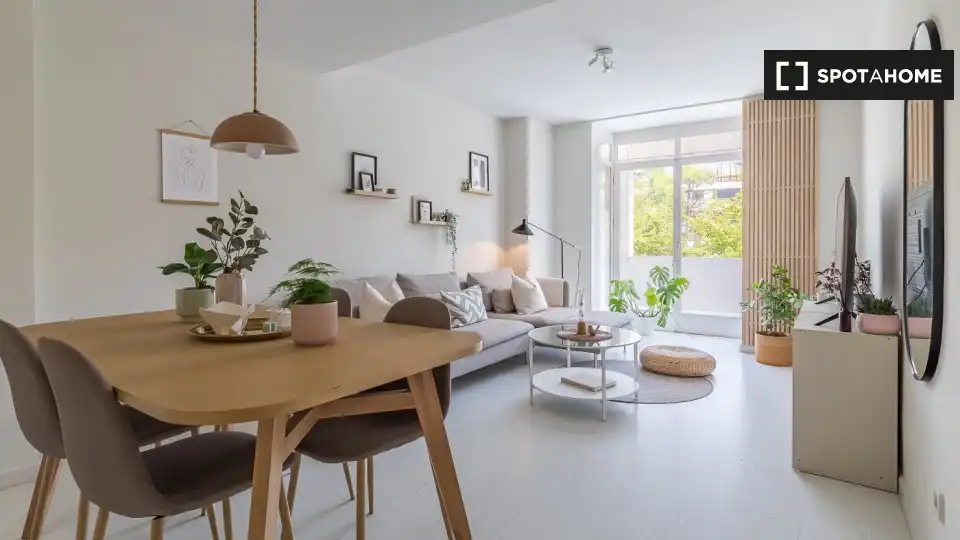 Living room of Flat for rent in Madrid  with Air Conditioner, Heating and Furnished