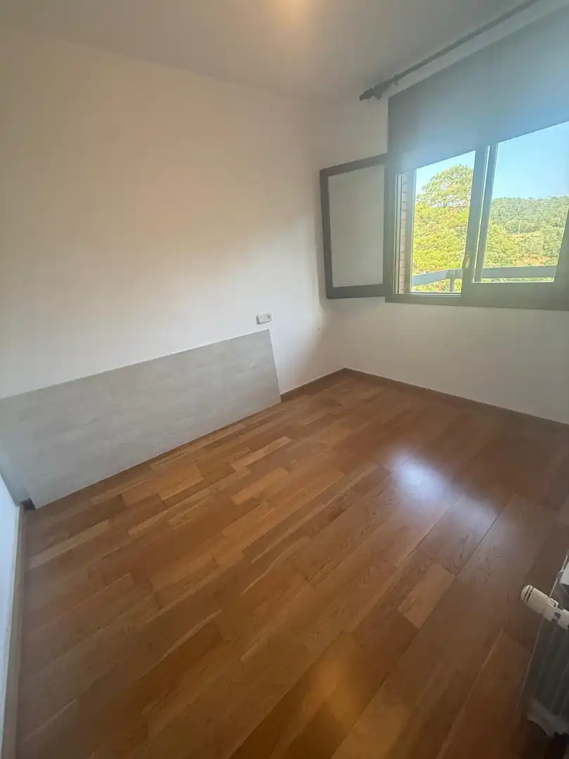 Dormitori de Casa o xalet en venda en Vallgorguina amb Calefacció, Terrassa i Piscina