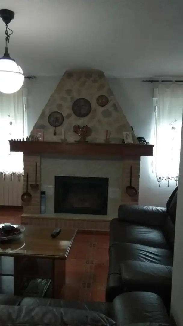 Sala d'estar de Casa o xalet en venda en Chozas de Canales amb Calefacció, Jardí privat i Terrassa