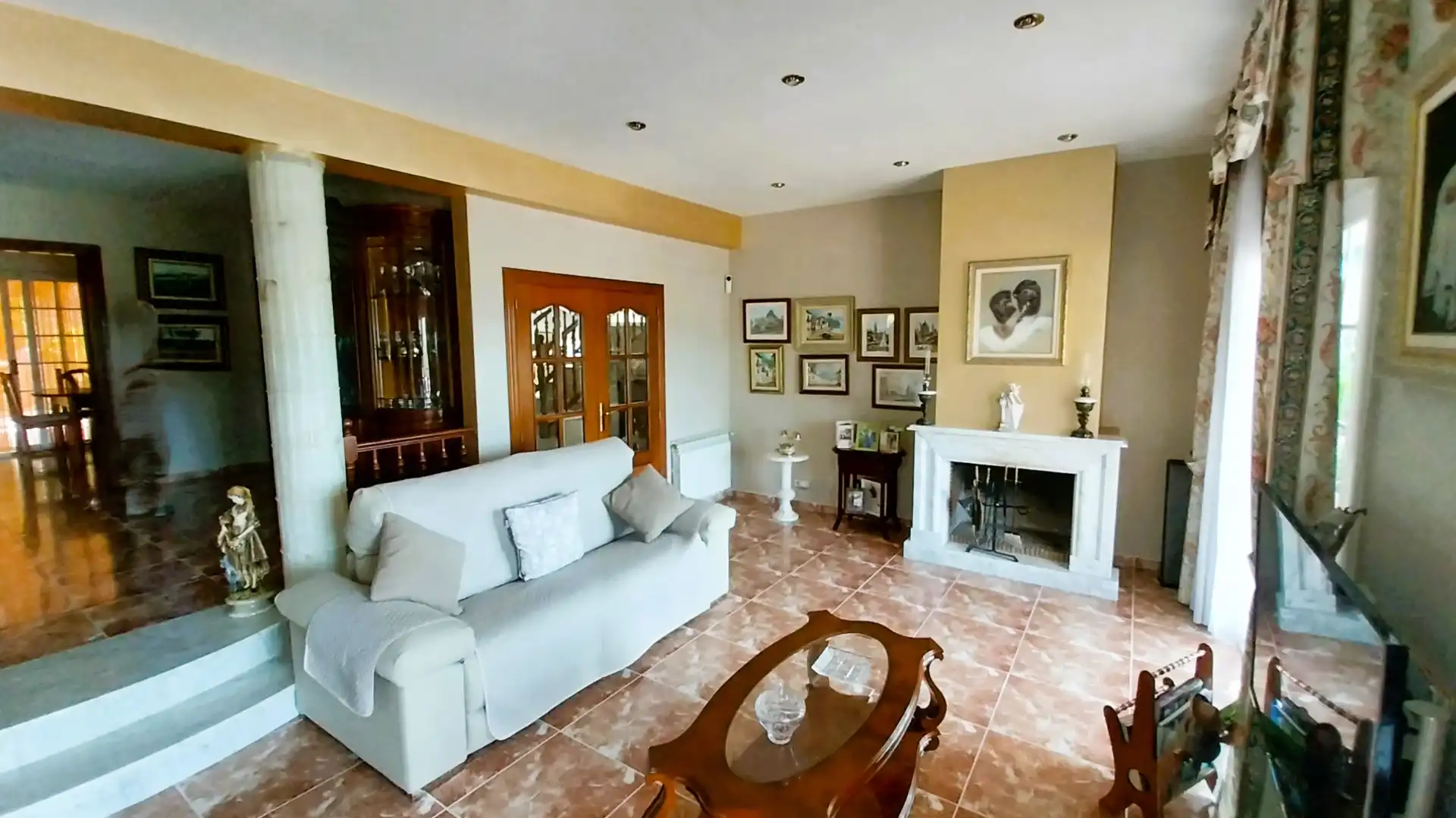 Sala de estar de Casa o chalet en venta en Vallirana con Calefacción, Jardín privado y Trastero