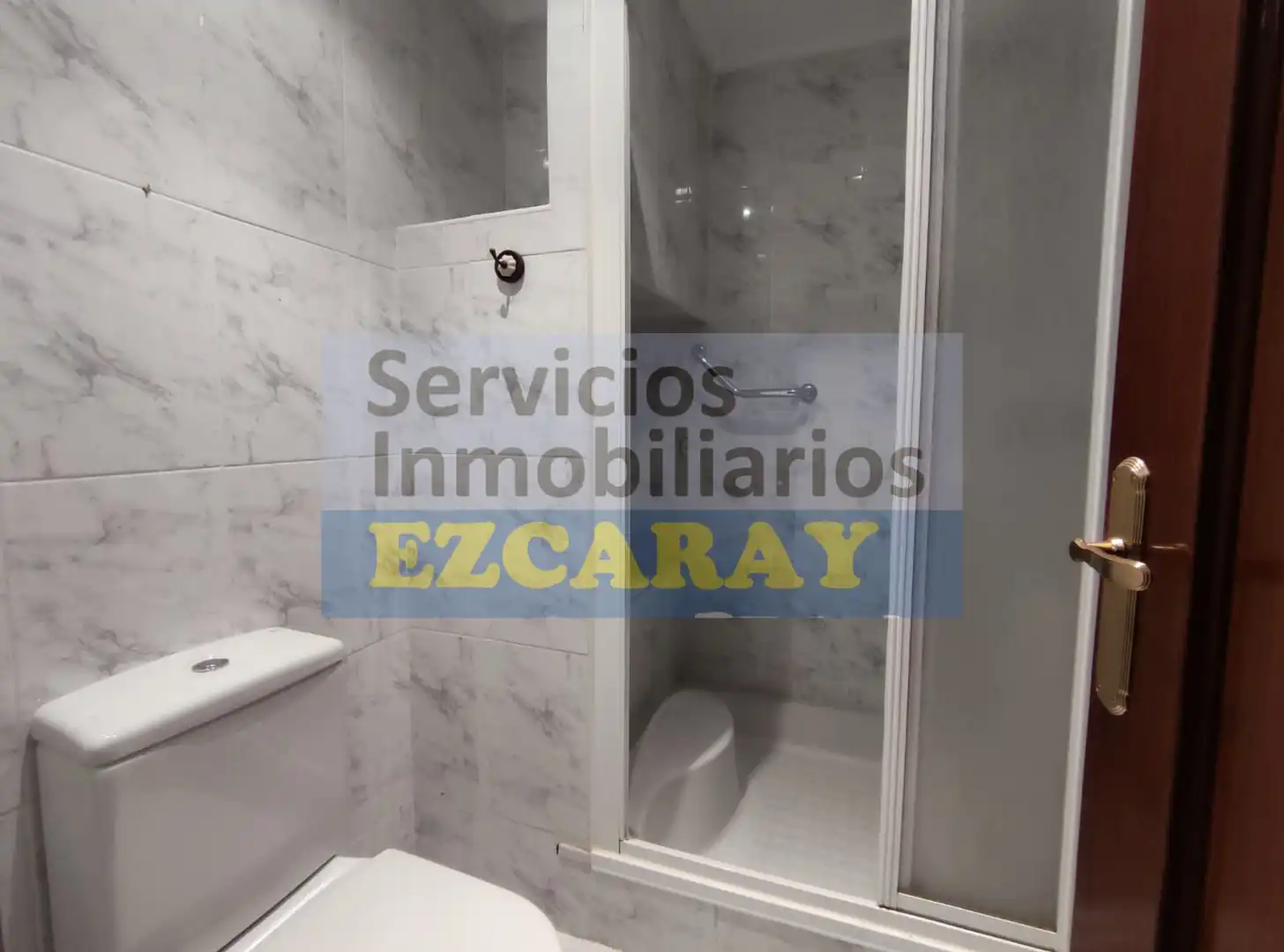 Baño de Apartamento en venta en Ezcaray con Calefacción, Terraza y Trastero