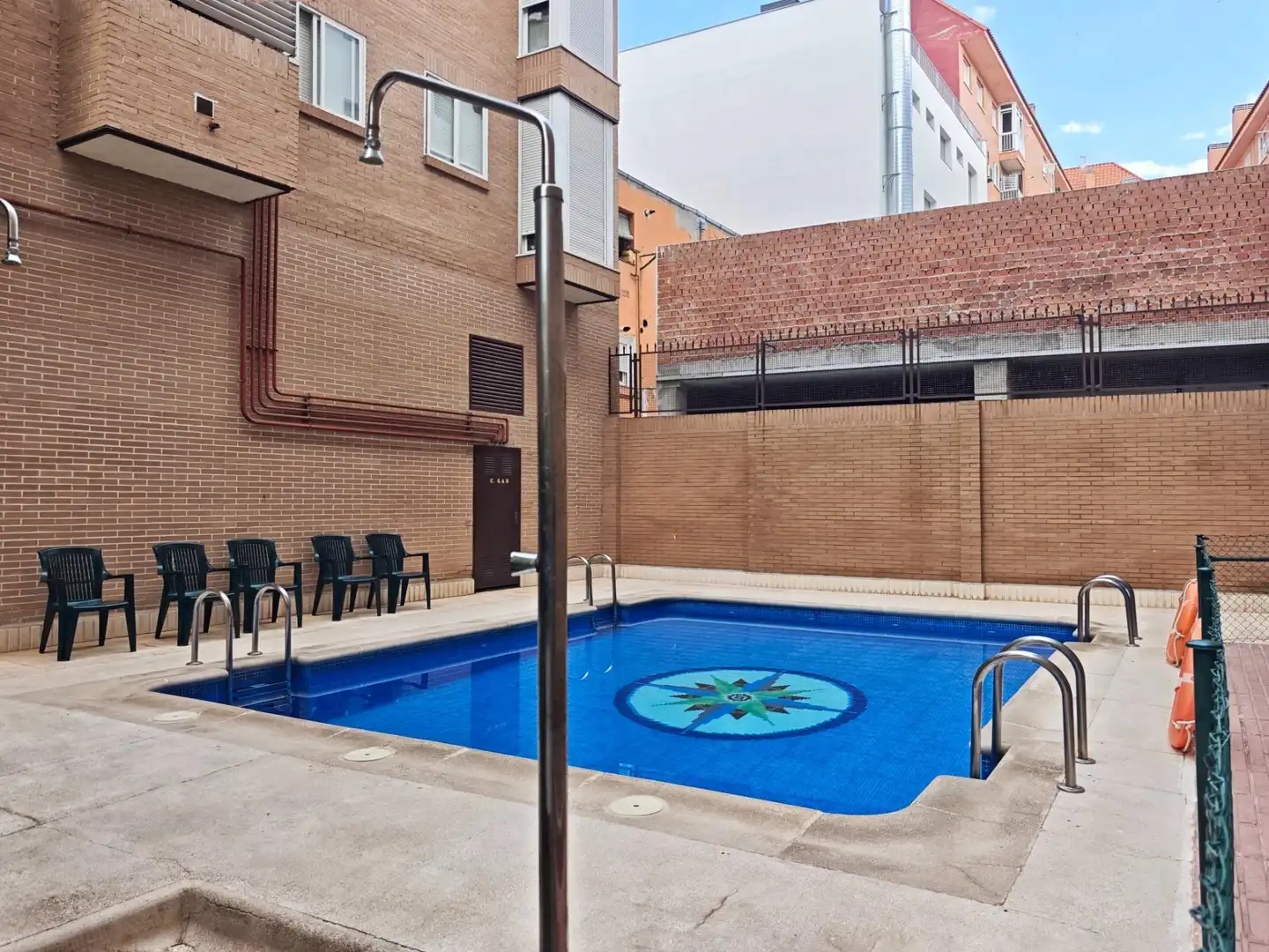 Piscina de Piso de alquiler en Madrid con Aire acondicionado, Calefacción y Amueblado