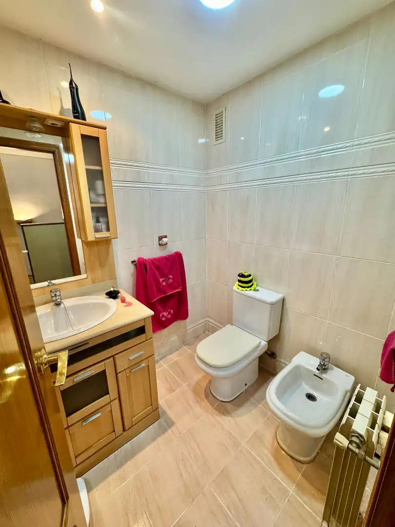 Badezimmer von Wohnung zum Verkauf in Valencia mit Klimaanlage