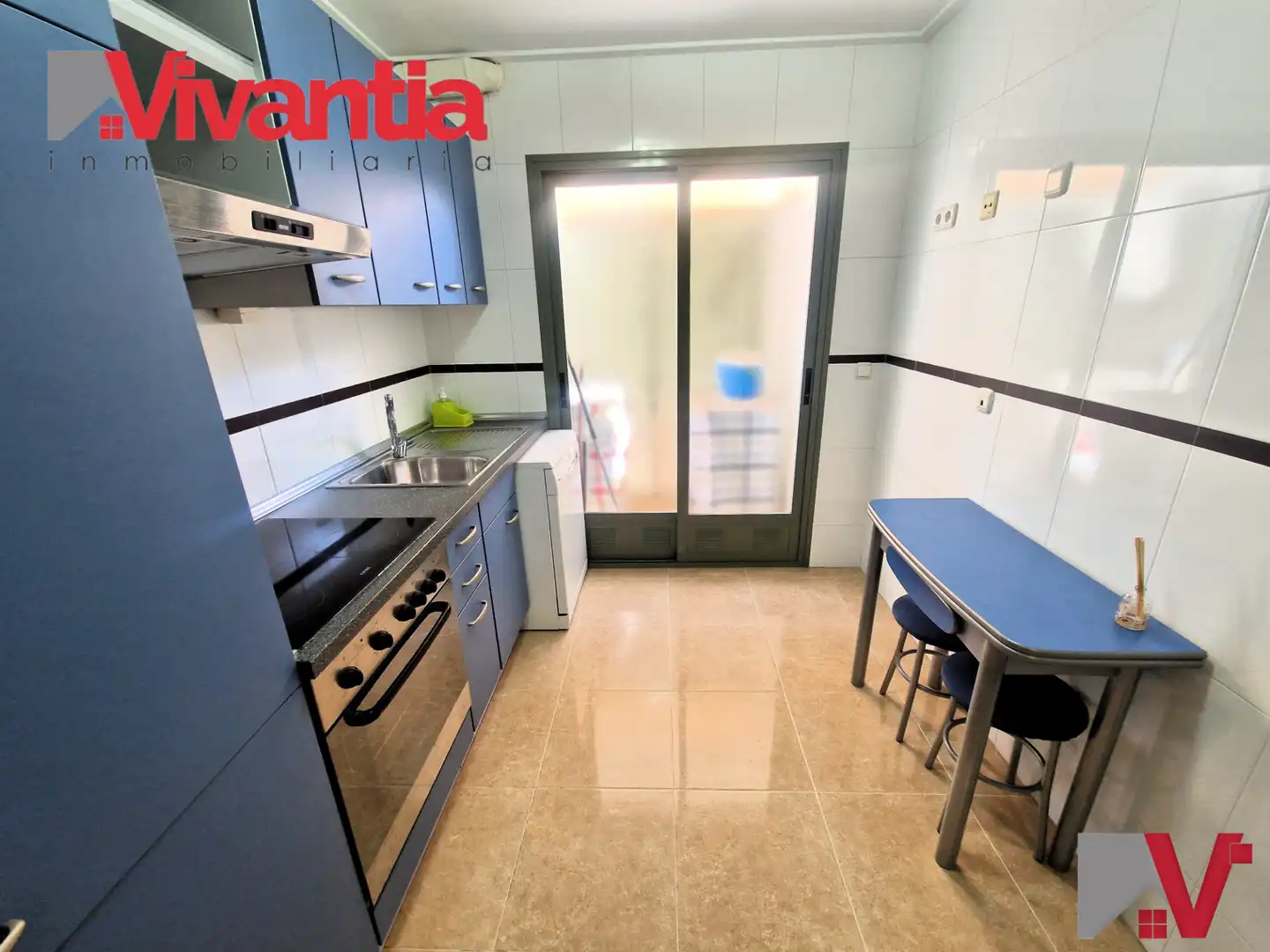 Apartamento en venta en Avenida de las Fuerzas Armadas, Los Angeles - Apolonia