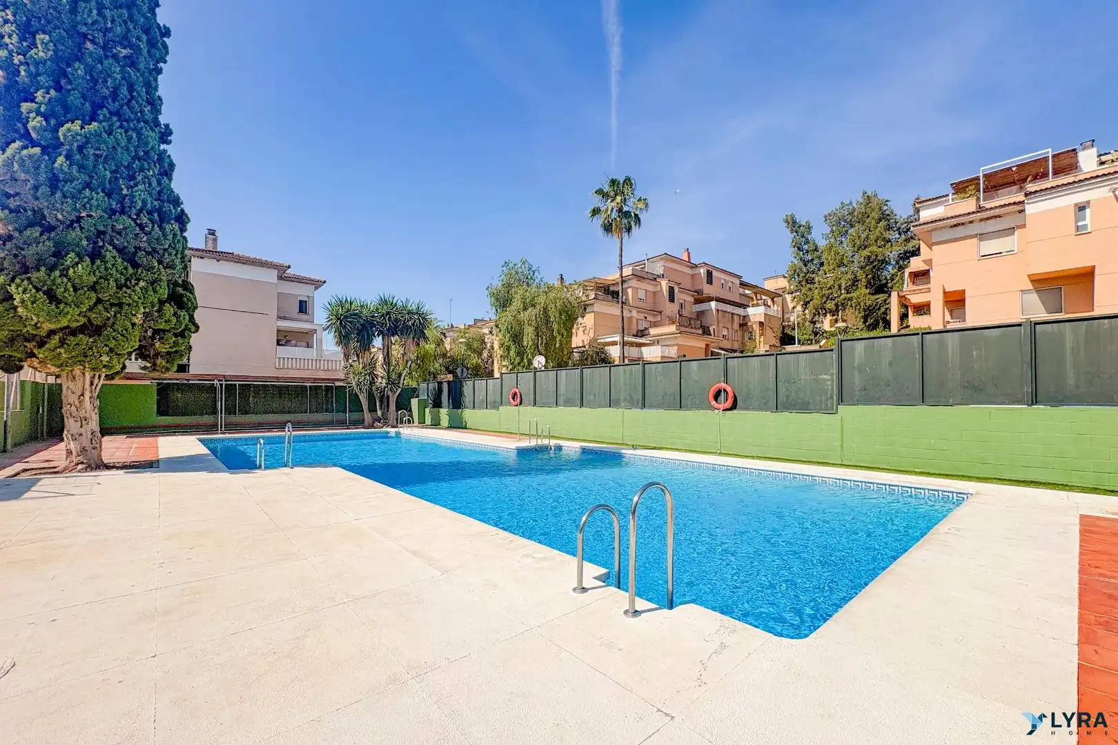 Swimming pool of Flat for rent in Tomares  with Balcony and Community pool