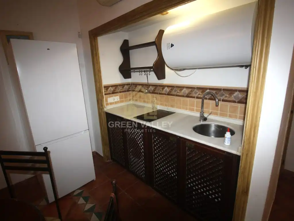 Küche von Erdgeschoss zum Verkauf in La Alcaidesa mit Klimaanlage, Terrasse und Schwimmbad